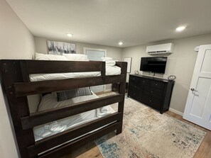 "The location was great and the unit was super clean with comfortable beds."

- Heather, January 2024