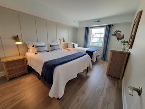Queen & Twin beds