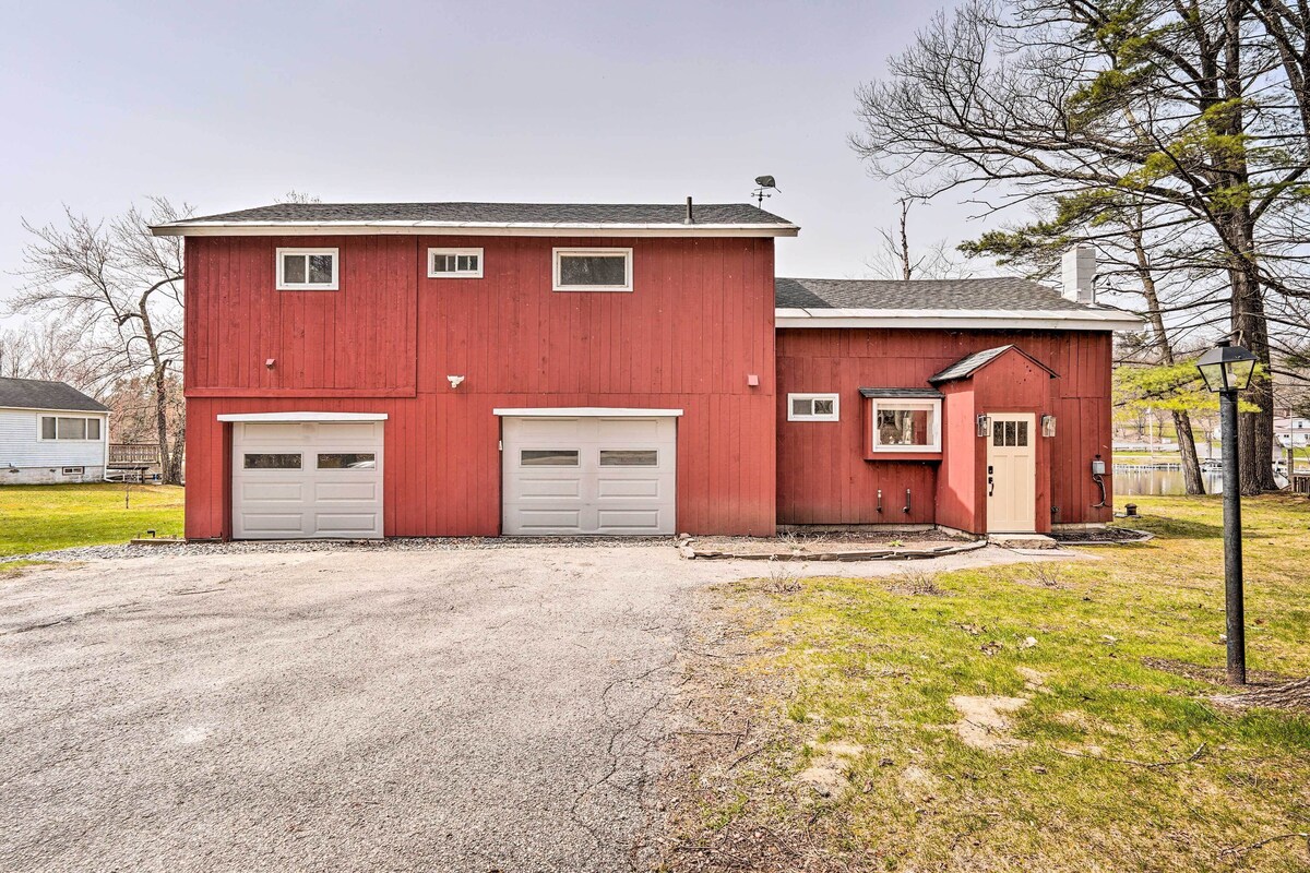 Cozy Castleton Cabin with Fire Pit + Water Access!