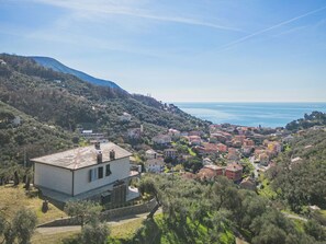 Nuage, Ciel, Plante, Propriété, Communauté Des Plantes, Bâtiment, Montagne, Bleu Azur, Arbre, Montagnes