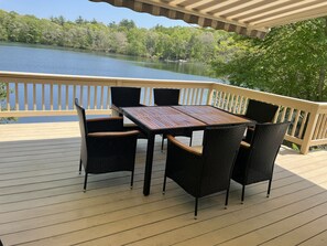 Perfect Al fresco dining set up 