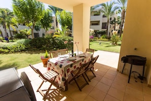 Lounge terrace