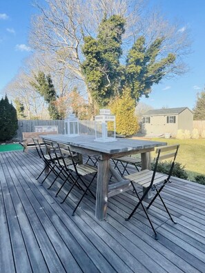 Outdoor dining