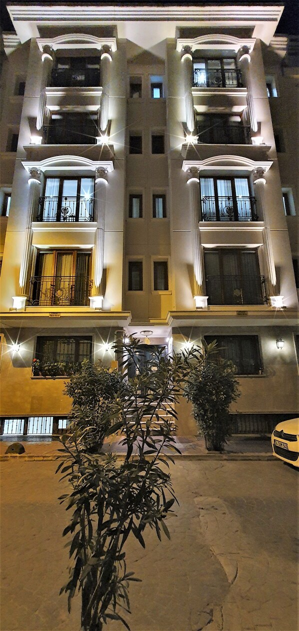 Front of property – evening/night