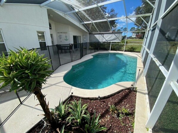 Pool4.jpg