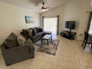 LivingRoom2.jpeg