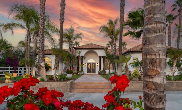 A Mediterranean-style estate in the heart of Temecula Wine Country