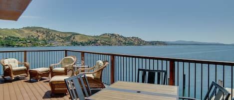 Clearlake Vacation Rental | 3BR | 2.5BA | 2,600 Sq Ft | Stairs Required