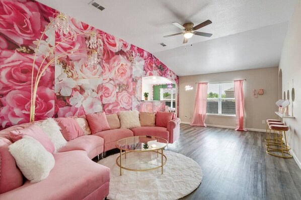 Living Area-Tons Of Natural Lighting