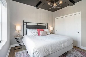 King size Bed