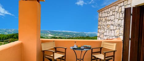 Enjoy amazing views of Heraklion city .