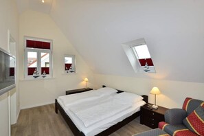 1. Schlafzimmer mit Doppelbett