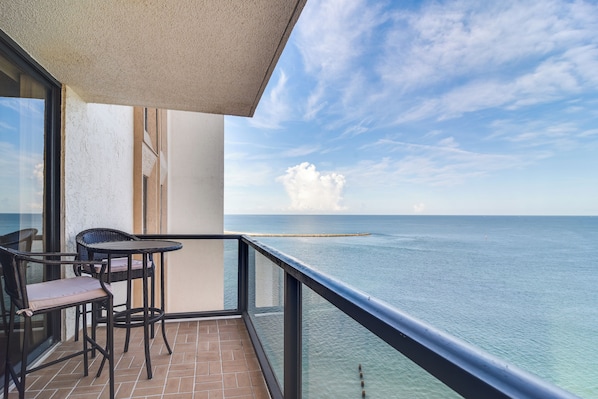 Clearwater Vacation Rental | 2BR | 2BR | Elevator Access | 1,264 Sq Ft
