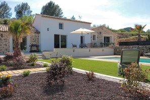 Photo 3