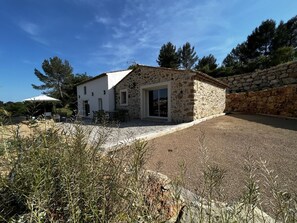 Espace jeu idéal pour une partie de pétanque