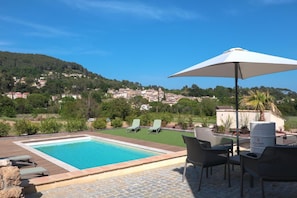 vue dégagée sur le village