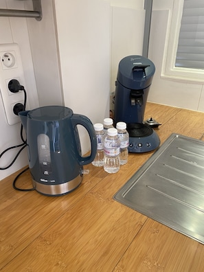 Kaffee und/oder Kaffeemaschine