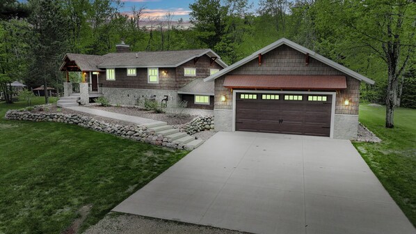 Riverside Retreat - Mountain WI
