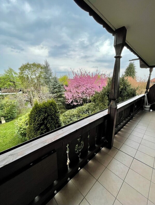 Ferienwohnung 65qm, ein separates Schlafzimmer-Aussicht Balkon