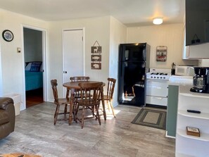 Kitchen / Dining 