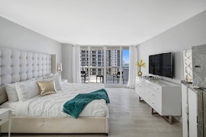 Master Bedroom suite, King bed, balcony access, Roku tv, safe, private bathroom