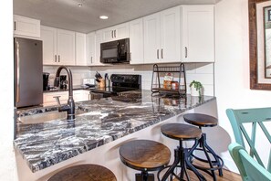 Vacation Rentals in Park City at New Claim 402: Fully-equipped kitchen