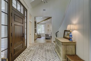 47 South Sea Pines Dr - Entryway