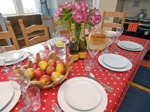 Ty Gwyn Farmhouse, Whitesands