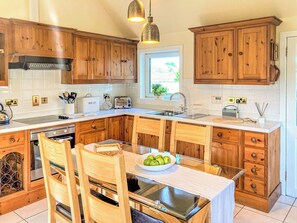 Kitchen/diner | Loch View, Grimshader