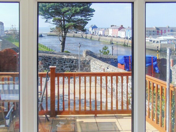 Interior | Bronallt, Aberaeron, Cardigan Heritage Coast
