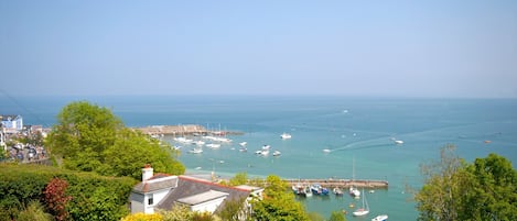 Vista para praia/oceano