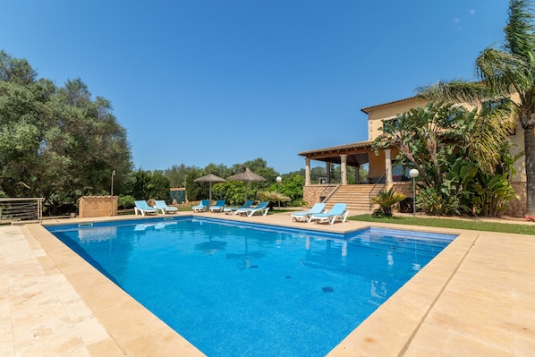 Finca with pool