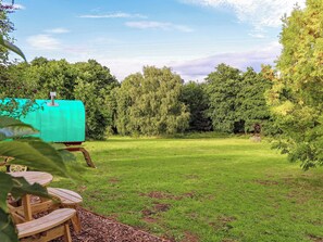 Copperbeech Bowtop, Malpas