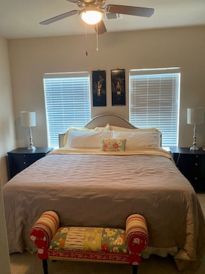 Primary Guest Room (King Bed)