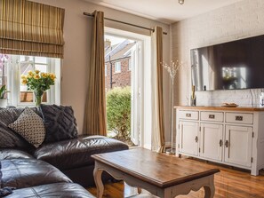 Living area | Whispering Wave, Filey