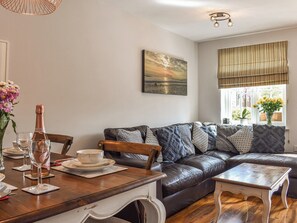Living room/dining room | Whispering Wave, Filey