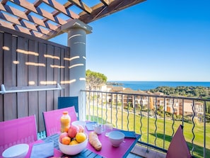 Sky, Plant, Daytime, Property, Building, Tableware, Seaside Resort, Azure, Blue, Shade