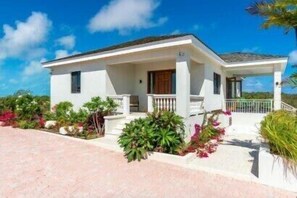 Welcoming Caribbean villa!