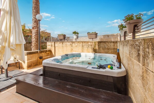 Jacuzzi