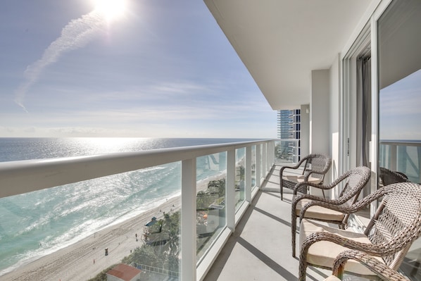 Sunny Isles Beach Vacation Rental | Studio | 1BA | 460 Sq Ft | Elevator Access