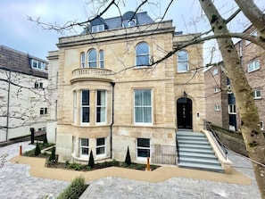 Exterior (1)