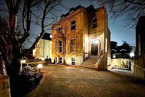 Exterior (2)