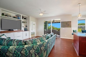 Pili Mai 12L Comfortable Furnishings