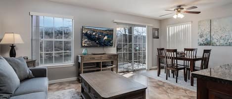 Nicely remodeled living space to enjoy the view of Lake Taneycomo.