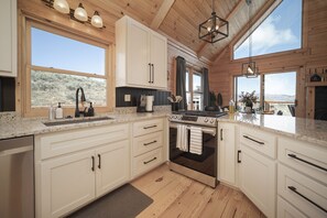 Fully Stocked updated kitchen 