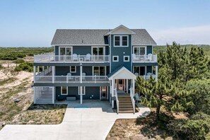Front Exterior of Mermaid Manor