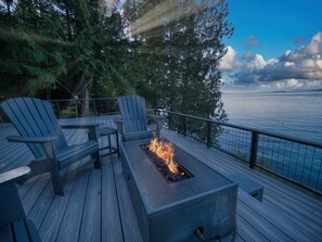 Propand firepit for afternoon cocktails!