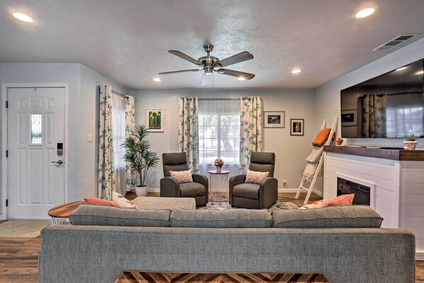 Fresno Vacation Rental Home | 1BR | 1BA | 850 Sq Ft | 2 Entry Steps Required