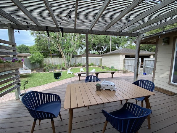 Outdoor dining