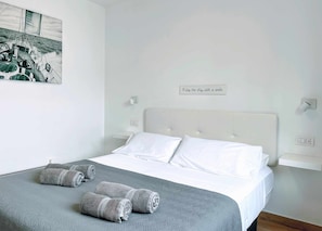 Bed,Decorative detail